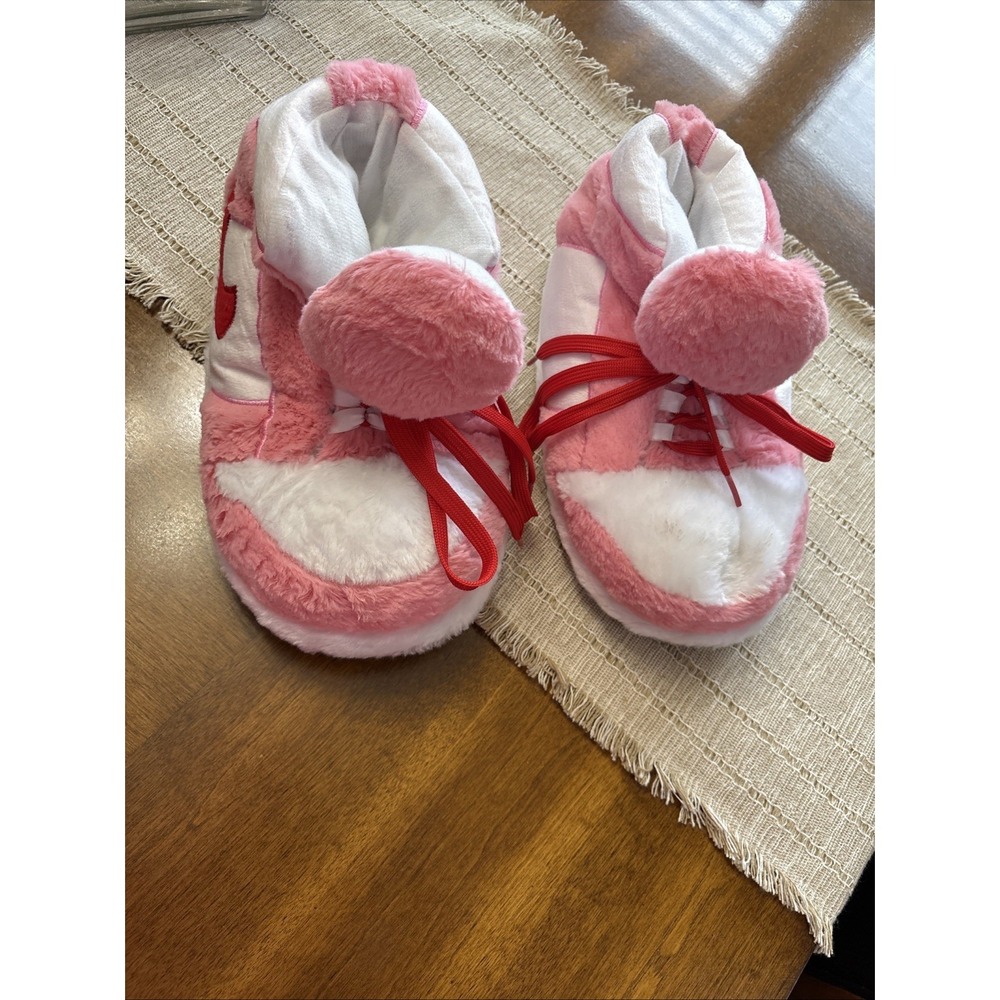 Nike Plush Slippers Pink & White Fuzzy Bunny Style Cozy Soft Indoor Shoes Unisex